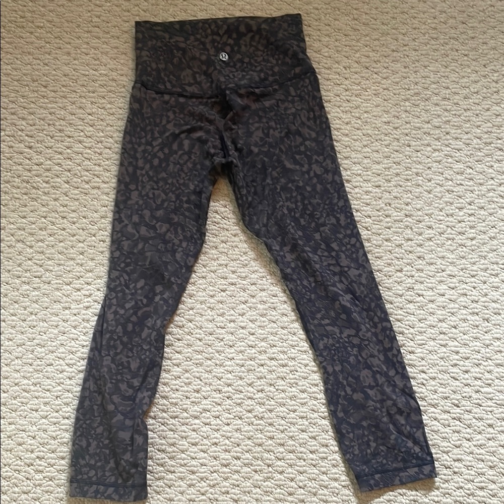 Lululemon align cheetah animal Patterned Leggings size 2 crops